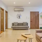 Bright,stylish 2bedroom In Village Centre *