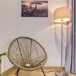 Bright,stylish 2bedroom In Village Centre Apartament *
