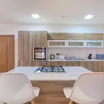 Apartament Bright,stylish 2bedroom In Village Centre *