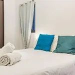 Bright,stylish 2bedroom In Village Centre Kalkara
