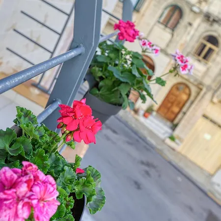 Bright,stylish 2bedroom In Village Centre * Kalkara