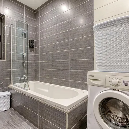 Apartment Bright,stylish 2bedroom In Village Centre