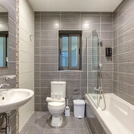 Apartment Bright,stylish 2bedroom In Village Centre