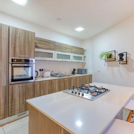 Bright,stylish 2bedroom In Village Centre Appartement *