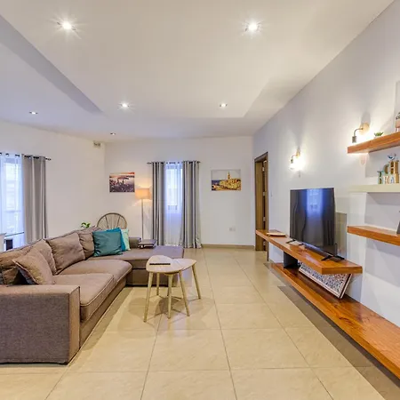 Bright,stylish 2bedroom In Village Centre Apartament Kalkara