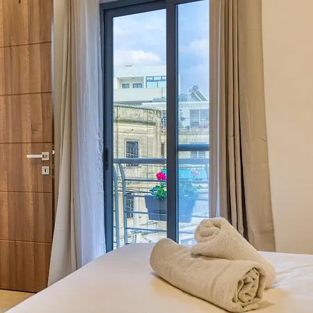 Bright,stylish 2bedroom In Village Centre * Kalkara