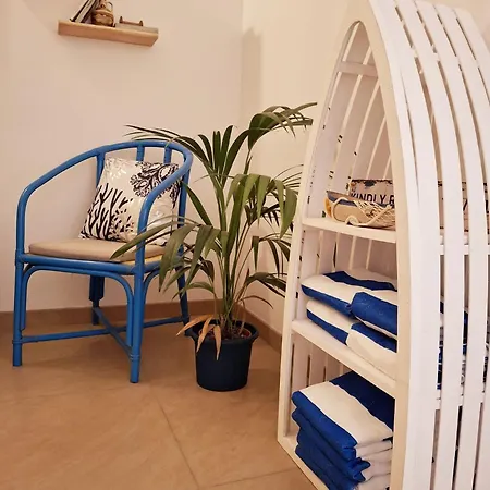 Bright,stylish 2bedroom In Village Centre