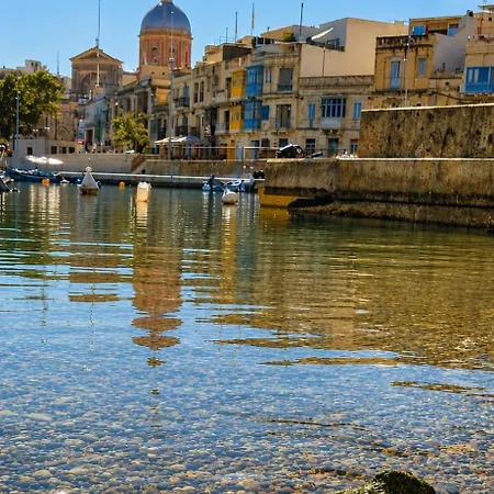 Bright,stylish 2bedroom In Village Centre * Kalkara