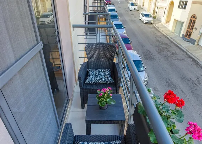 Bright,stylish 2bedroom In Village Centre * Kalkara