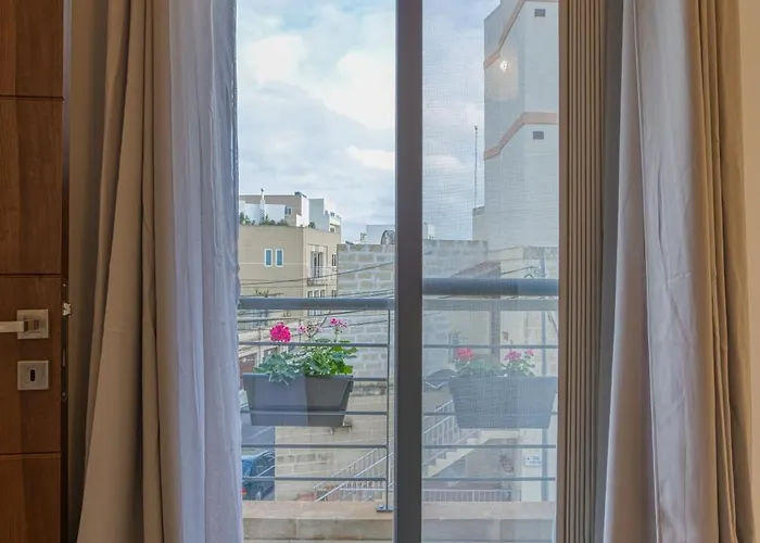 Bright,stylish 2bedroom In Village Centre Lägenhet