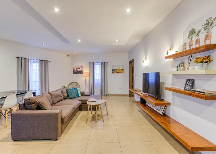 Bright,stylish 2bedroom In Village Centre Lägenhet Kalkara