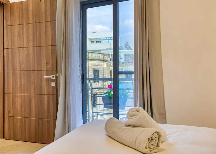 Bright,stylish 2bedroom In Village Centre * Kalkara