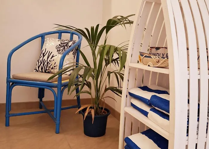 Bright,stylish 2bedroom In Village Centre